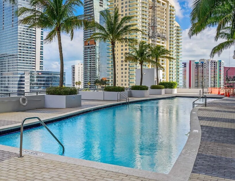 Building Photo - 60 SW 13th St