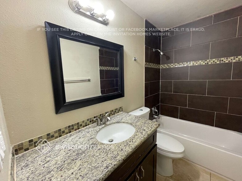 Building Photo - 1802 S 246th Pl