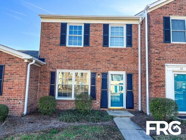 Primary Photo - 2700 Thackery Rd