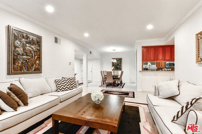 Building Photo - 11755 Montana Ave