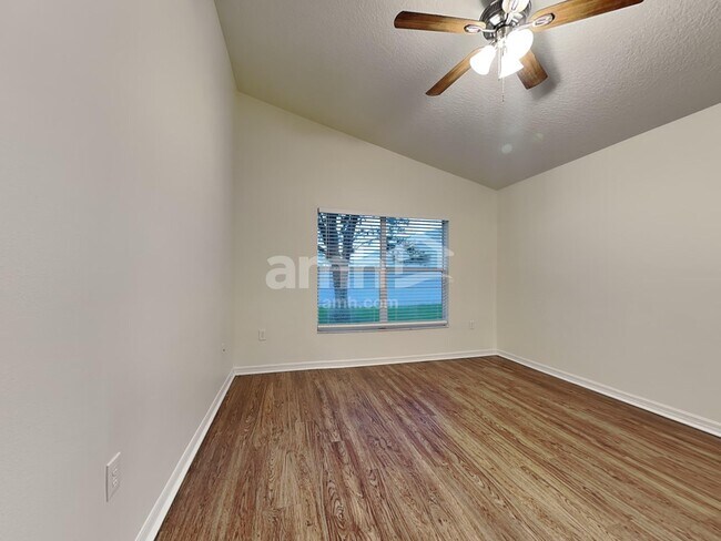 Building Photo - 197 Thornbury Dr