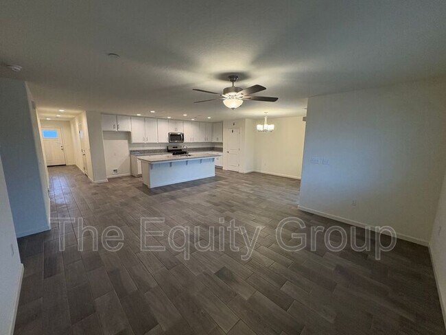 Building Photo - 1946 E School Ave