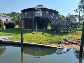 Building Photo - 2633 Bayshore Pkwy