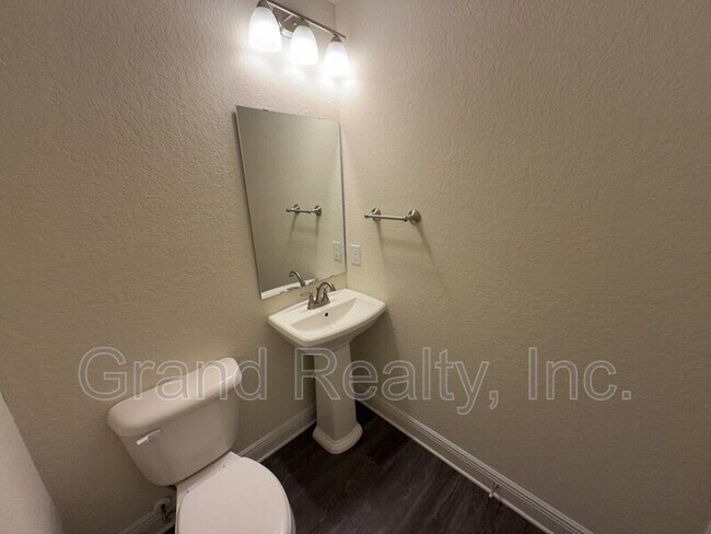 Building Photo - 4393 Village Oak Ln