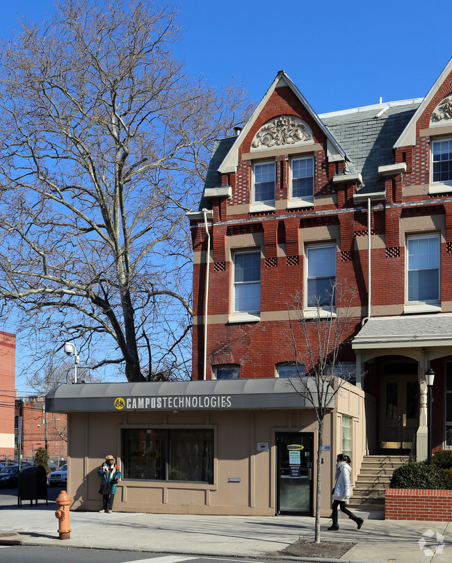 Building Photo - 4119 Walnut St