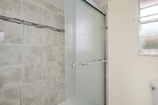 Building Photo - 3810 Via Poinciana