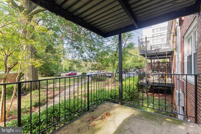 Building Photo - 100 N George Mason Dr