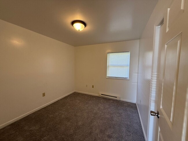 Building Photo - 440 Wakeman Ct NE