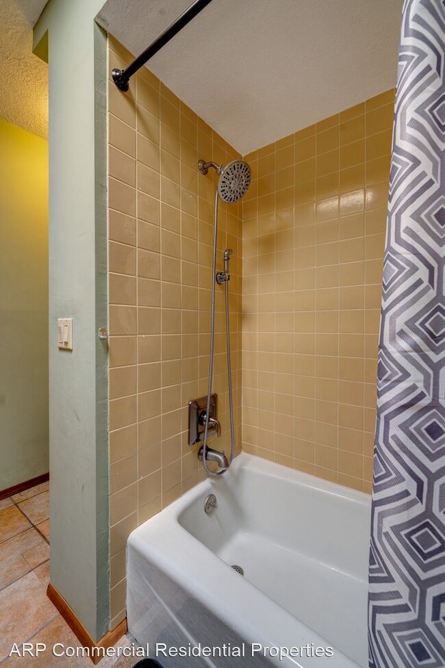 Building Photo - 2 br, 2 bath House - 3229 High Point