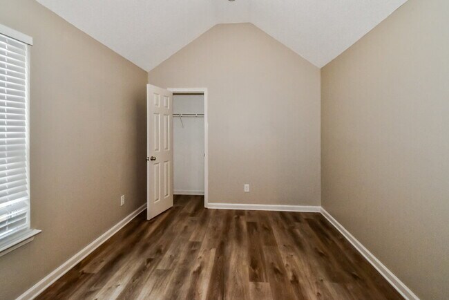 Building Photo - 5853 Little River Rd