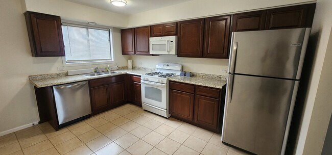 Building Photo - 9290 Hamilton Ct