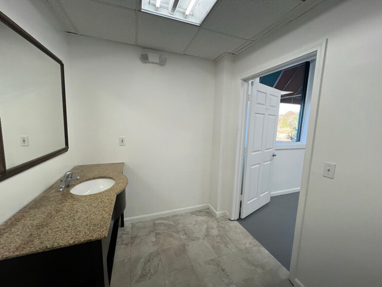 Building Photo - 128 Elk Dr