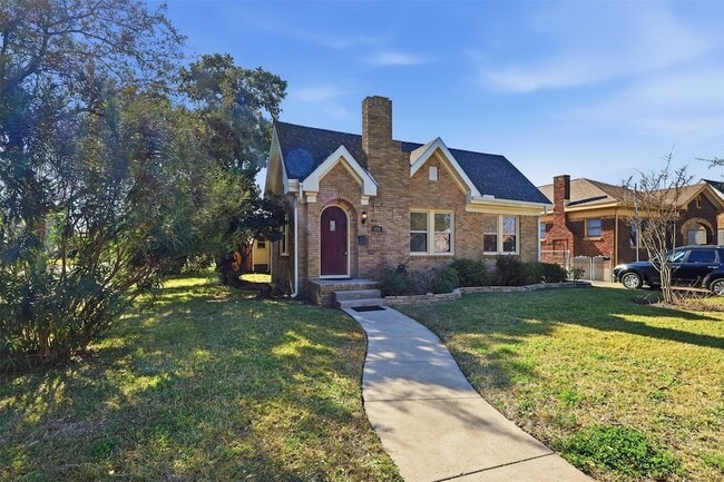 Building Photo - 4701 Avenue N 1/2 Rear