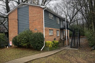 Building Photo - 2524 18th Pl S