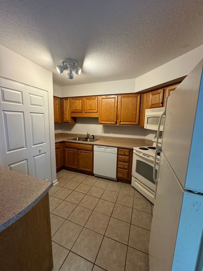 Building Photo - 1423 Wake Forest Rd