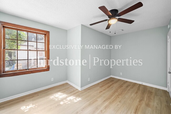 Building Photo - 8057 Oakwood St
