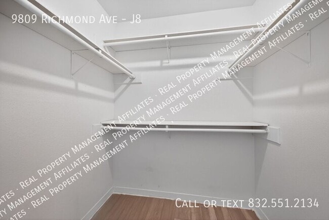 Building Photo - 9809 Richmond Ave.