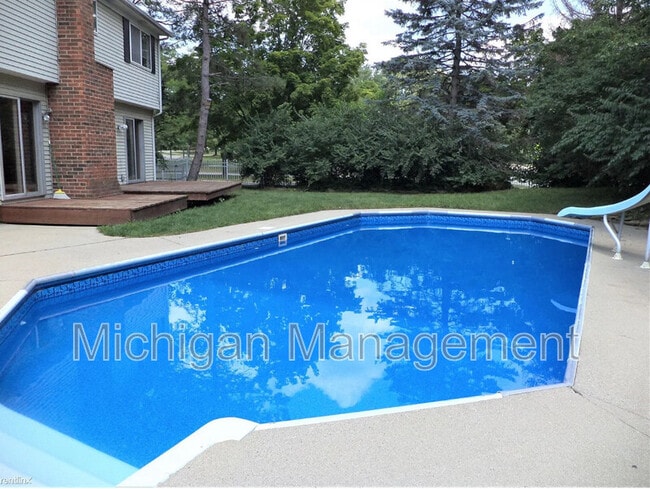Building Photo - 3324 Bluett Rd