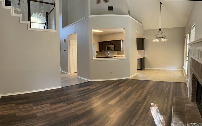 Building Photo - 4006 Legend Creek Dr