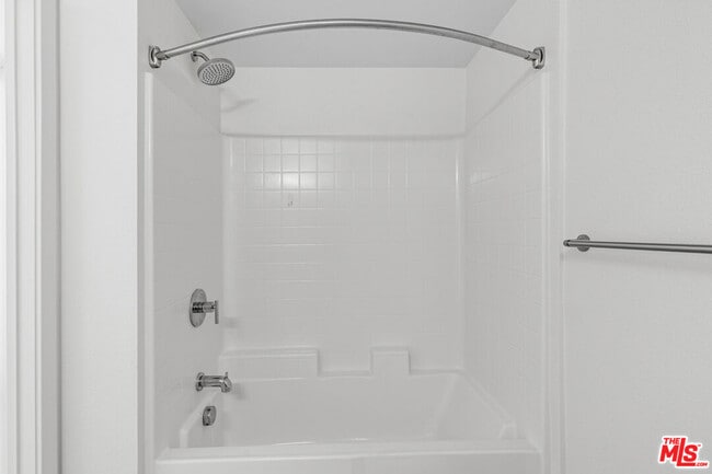 Building Photo - 3518 Chesapeake Ave