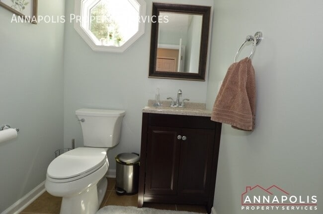 Building Photo - 555 Brightview Dr