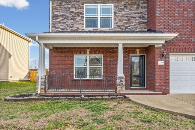 Building Photo - Pet Friendly Three Bedroom with Bonus!