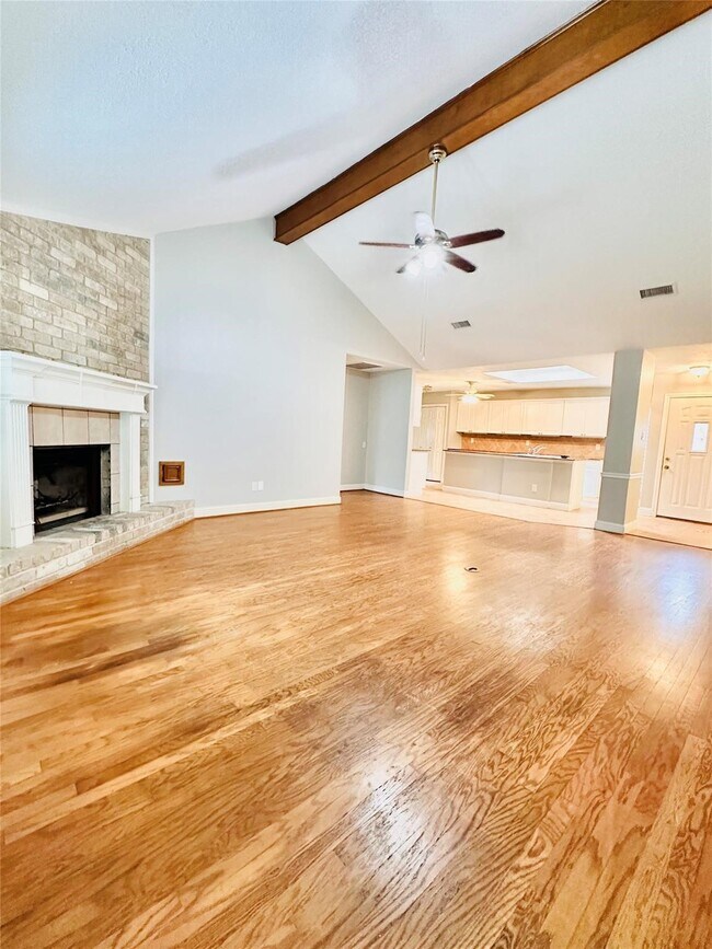 Building Photo - 15111 Yorkpoint Dr