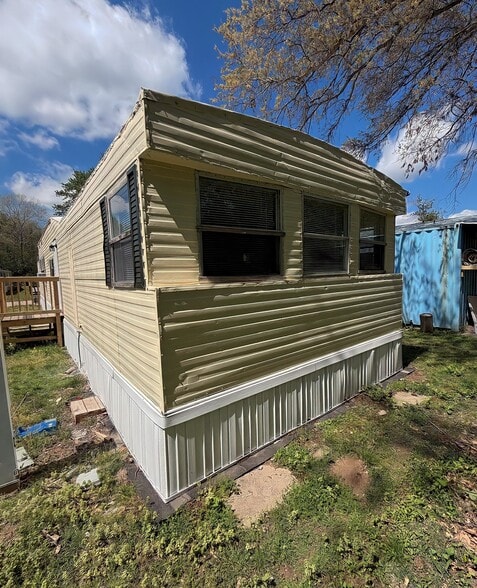 Building Photo - 43 Deerwood Park