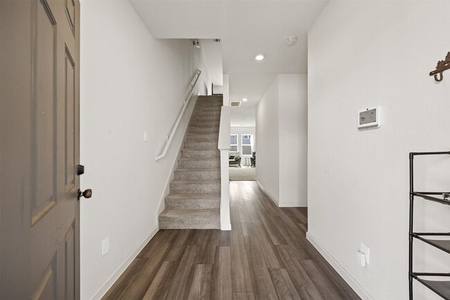 Building Photo - 7826 Pink Dahlia Dr