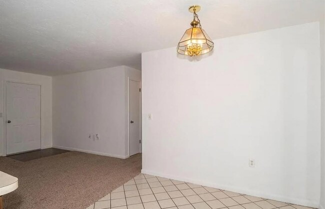 Building Photo - 209 S Lee St