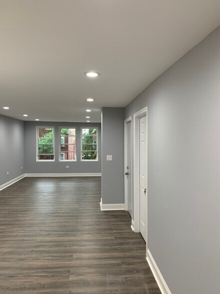 Building Photo - 2251 W Cullerton St