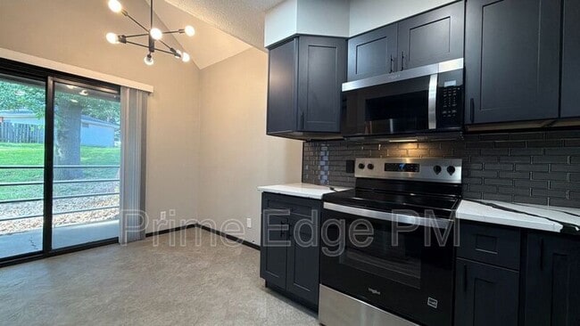 Building Photo - 1821 Ridgehaven Ct