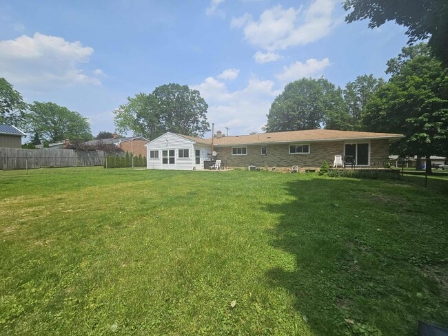 Building Photo - 4009 Lor-Ron Ave