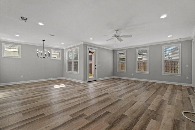 Building Photo - 76 Conifer Ct