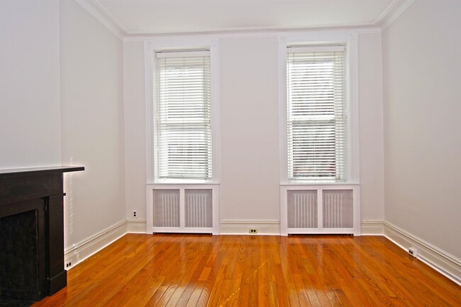 Building Photo - 1234 Park Ave