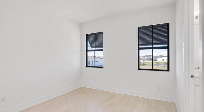 Building Photo - 13174 Artisan Cir