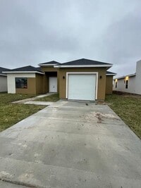 Building Photo - 184 Center St