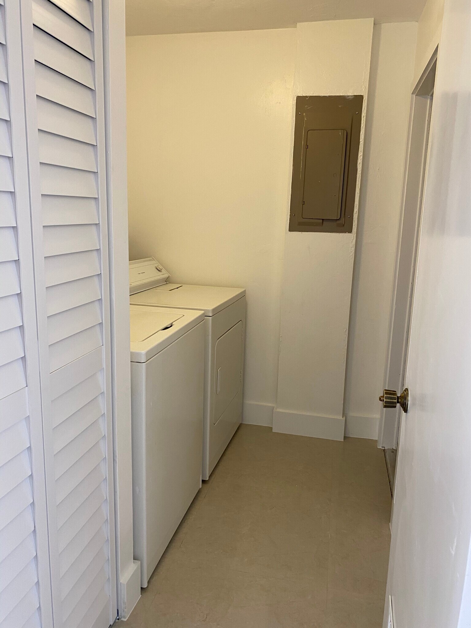 Building Photo - 8947 SW 149th Pl