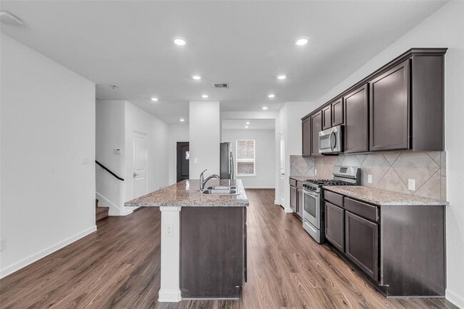 Building Photo - 2534 Blazing Star Dr