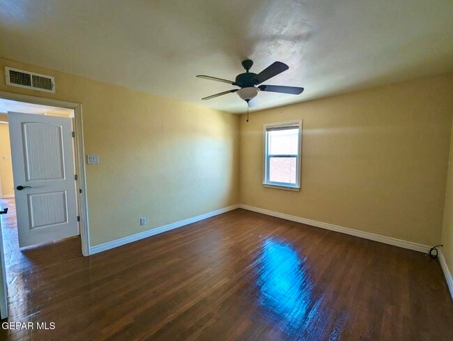 Building Photo - 1505 Howze St