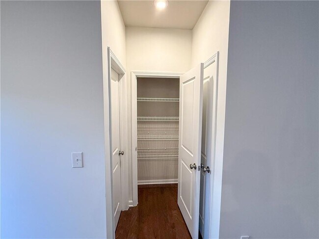 Building Photo - 2452 Coosa Vly