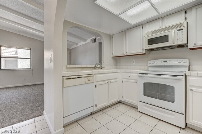 Building Photo - 6149 W Oakey Blvd