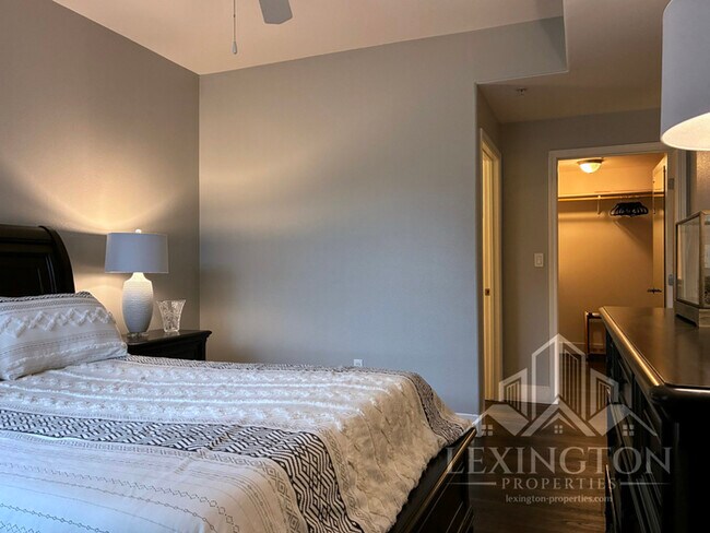 Building Photo - Beautifully Upgraded, 2BD/2BA, Condo Home in The Phoenician, Roseville!