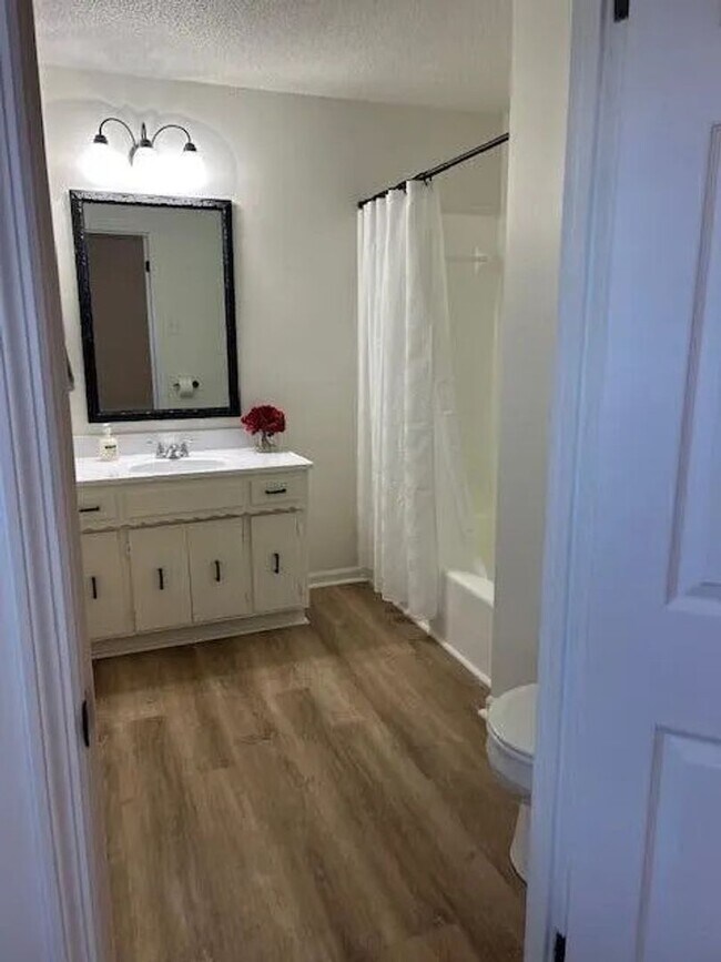 Building Photo - GORGEOUS RENOVATED HOME