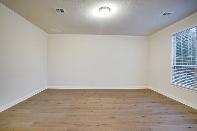 Building Photo - 16005 Axehandle Trl