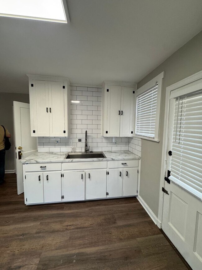 Building Photo - McQueen Street 4-plex - SMITK-LILY