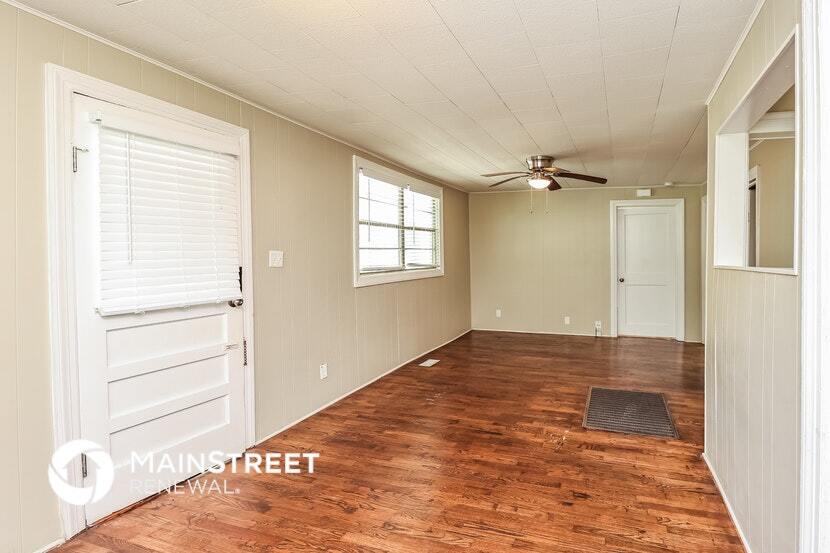 Building Photo - 3130 Ashwood Rd