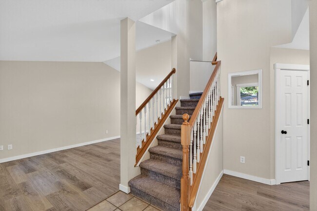 Building Photo - A Private Sanctuary with Perfect Proximity