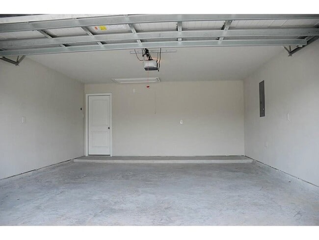 Building Photo - 9507 Green Maple Ct