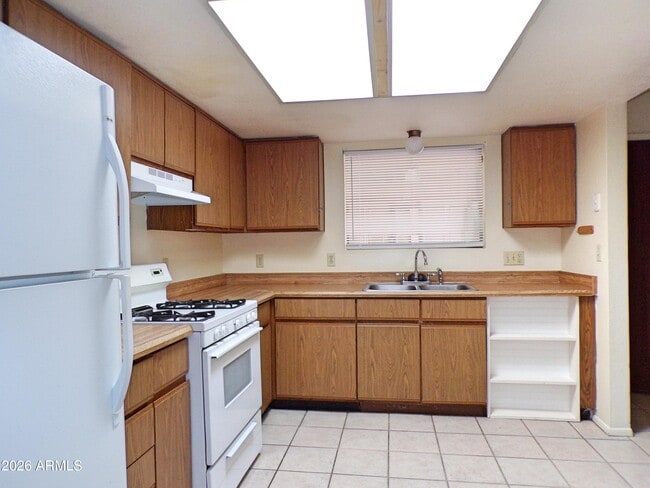 Building Photo - 4411 Buena Loma Way